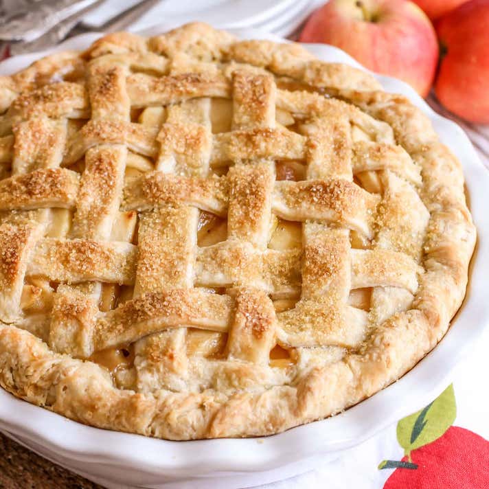 STYLECASTER | 17 Classic Pie Recipes That Deserve a Spot on Your Holiday Spread | Best Apple Pie