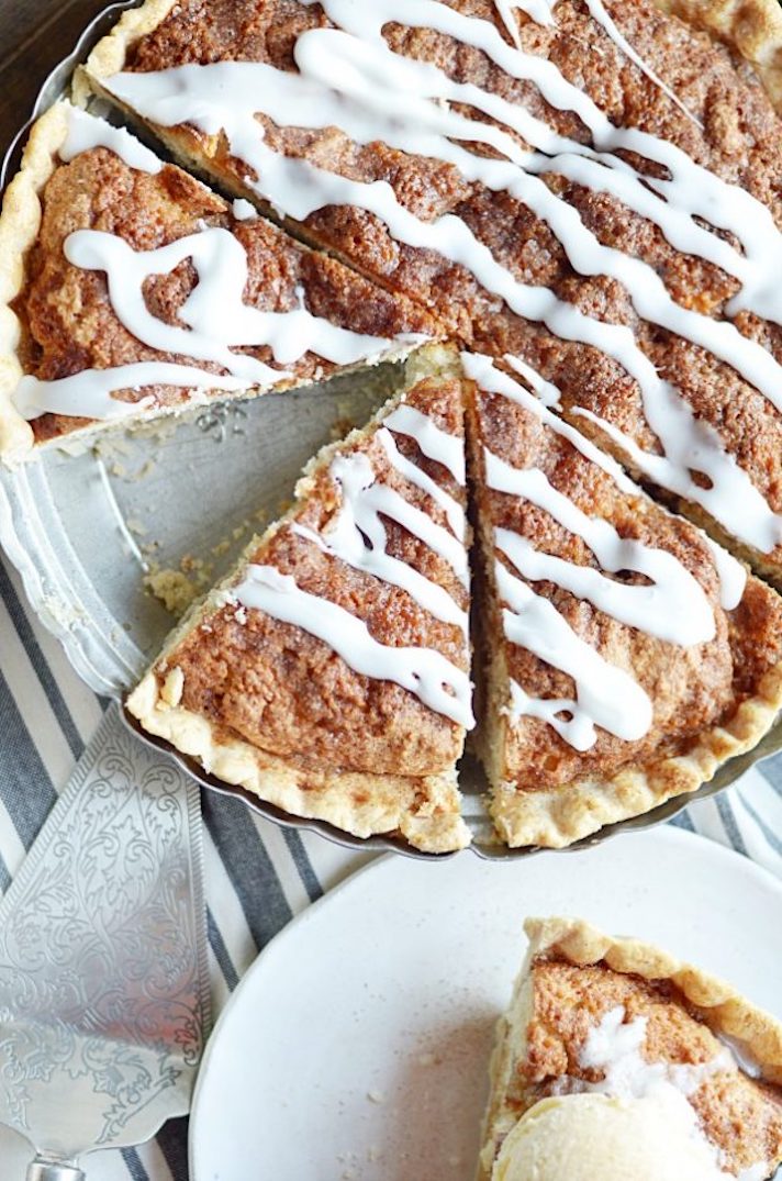 STYLECASTER | 17 Classic Pie Recipes That Deserve a Spot on Your Holiday Spread | Snickerdoodle Pie