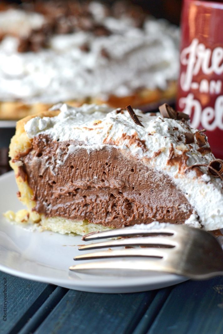 STYLECASTER | 17 Classic Pie Recipes That Deserve a Spot on Your Holiday Spread | Chocolate Cream Pie