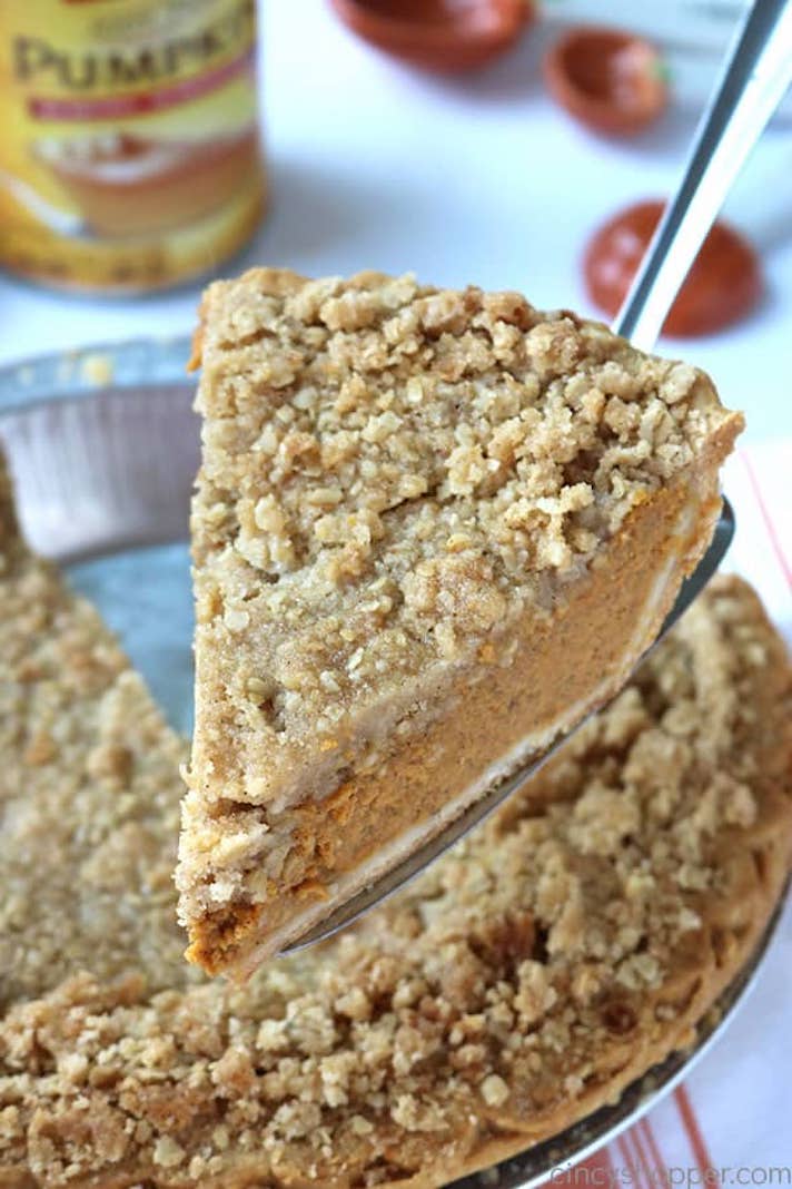 STYLECASTER | 17 Classic Pie Recipes That Deserve a Spot on Your Holiday Spread | Streusel Pumpkin Pie