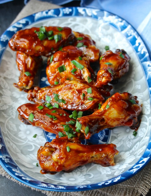 STYLECASTER | Holiday air fryer recipes | air fryer honey sriracha chicken wings