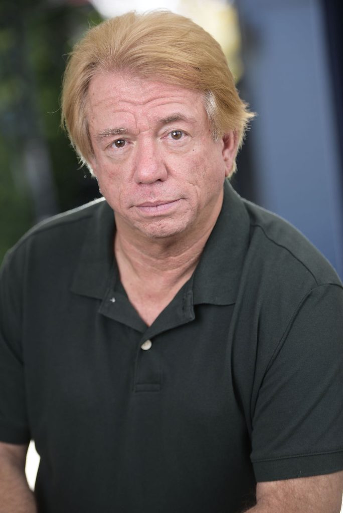 Hollywood's Renowned Actor Steve Crawford Recurring Role as Reverend ...