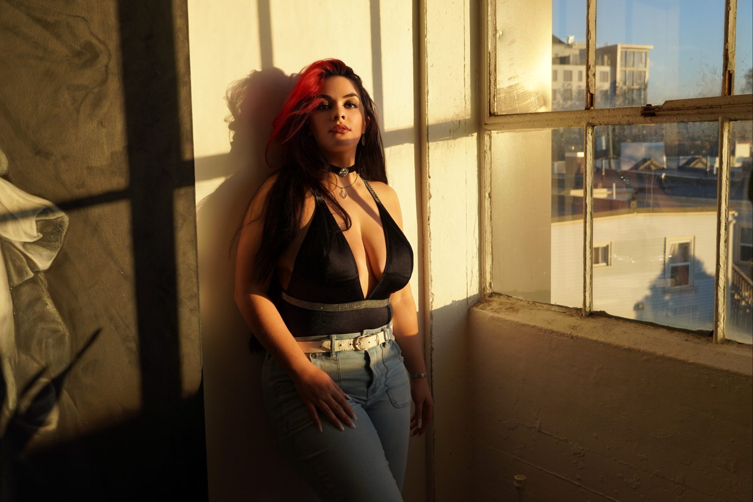 Bella Marie Releases Her Debut Single "Hold My Hand"